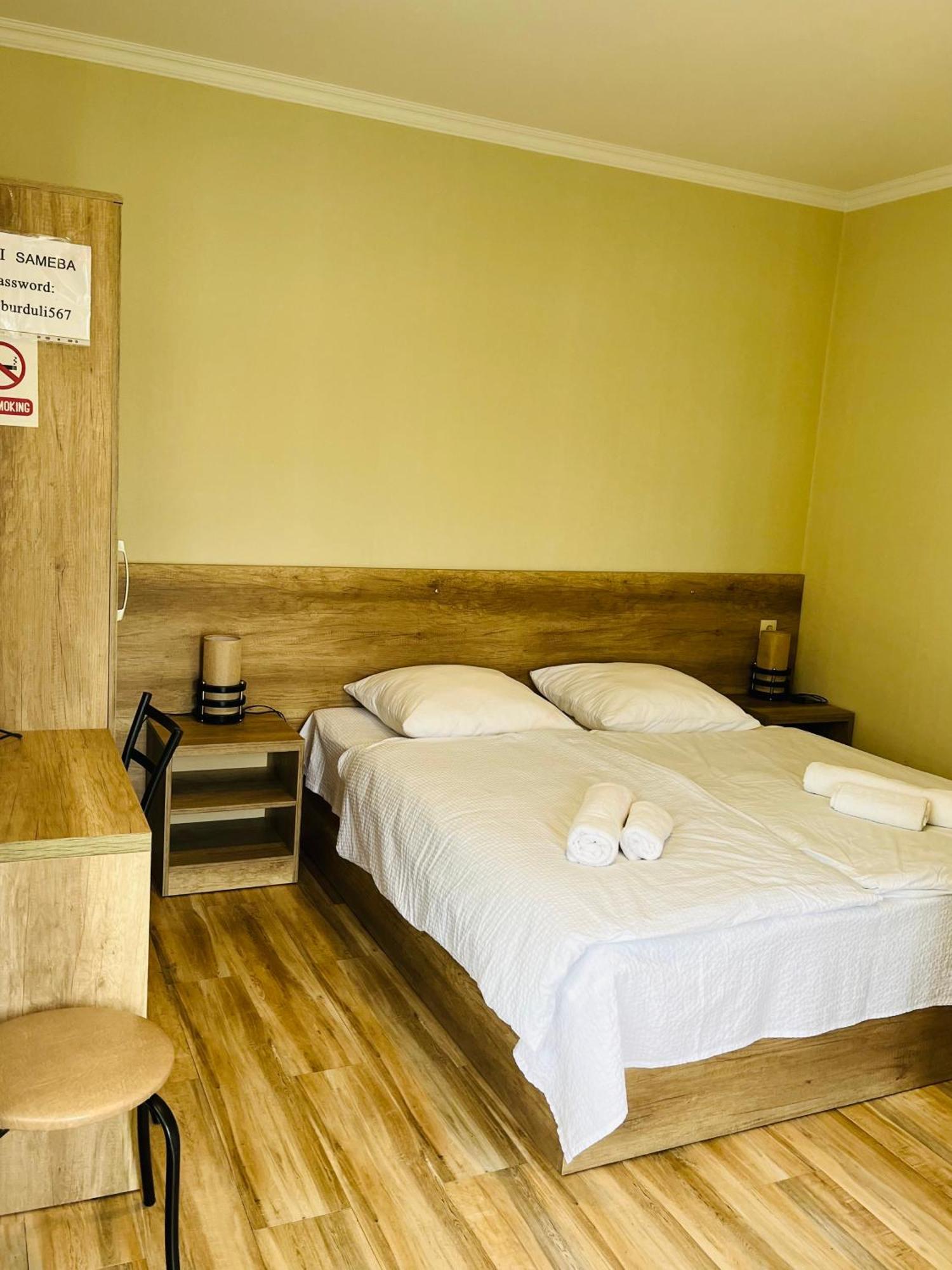Soso Burduli's Guesthouse Kazbegi Extérieur photo
